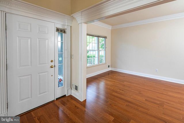 27 BETHPAGE DR, Skillman, NJ 08558