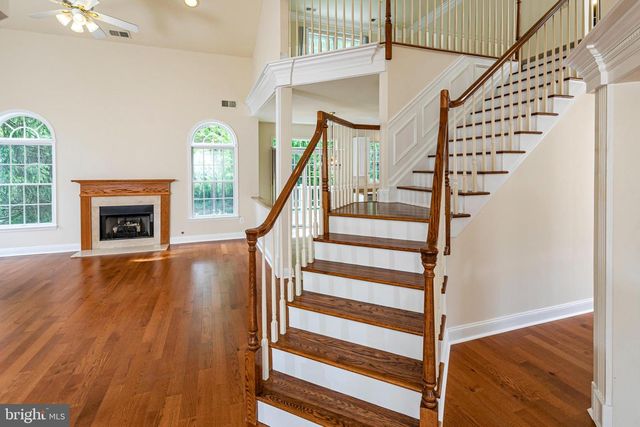 27 BETHPAGE DR, Skillman, NJ 08558