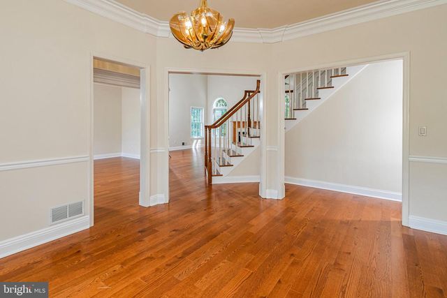 27 BETHPAGE DR, Skillman, NJ 08558