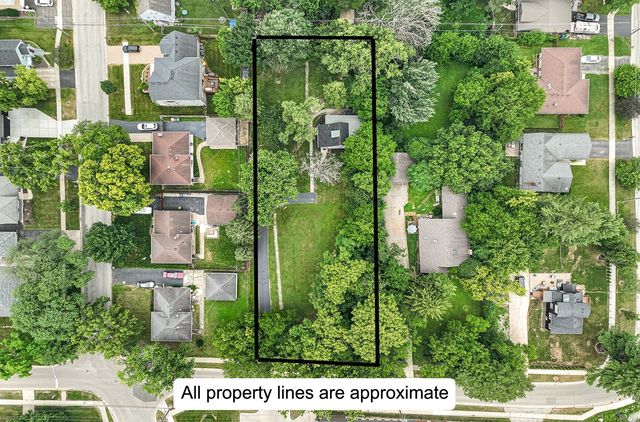 28 S Richmond Avenue, Westmont, IL 60559