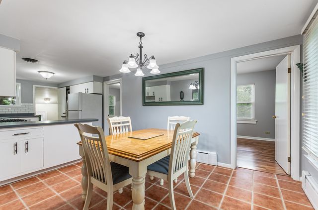 28 S Richmond Avenue, Westmont, IL 60559