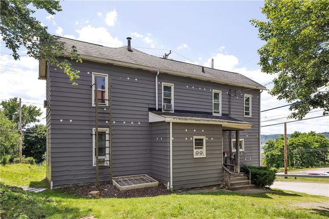 802 Spruce St, East Rochester, PA 15074