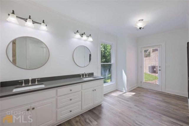 1605 Lockridge Drive, Cumming, GA 30041