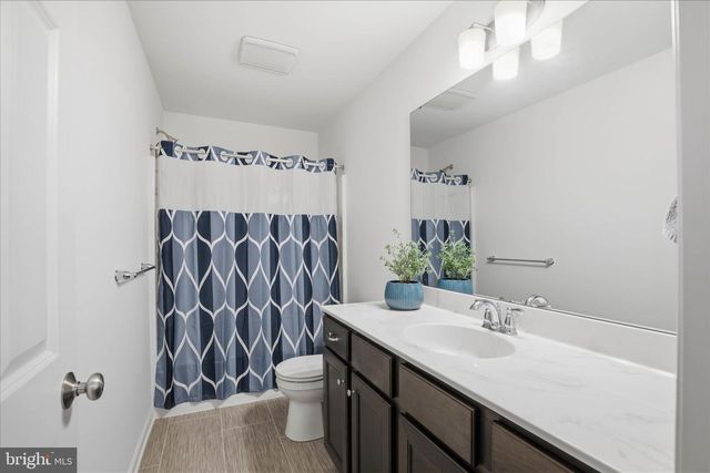 1624 FOUNTAIN ROCK DR, Dover, PA 17315