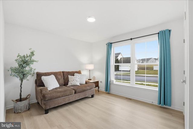 1624 FOUNTAIN ROCK DR, Dover, PA 17315