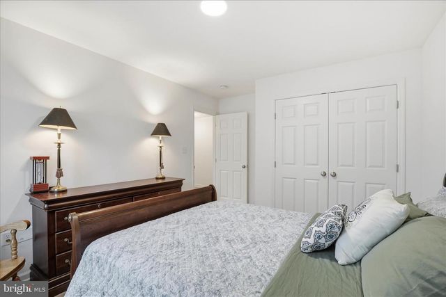 1624 FOUNTAIN ROCK DR, Dover, PA 17315