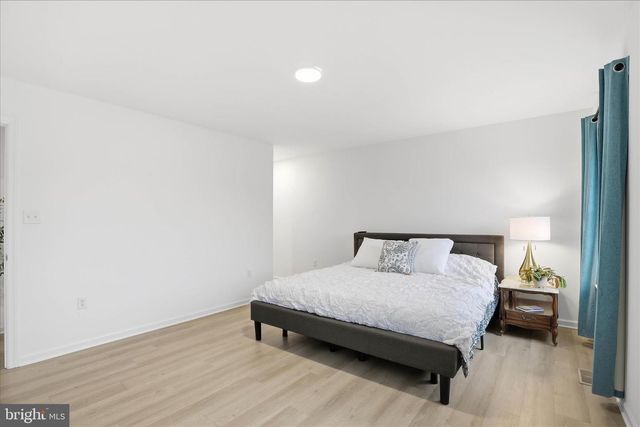 1624 FOUNTAIN ROCK DR, Dover, PA 17315