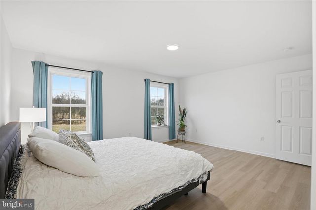 1624 FOUNTAIN ROCK DR, Dover, PA 17315