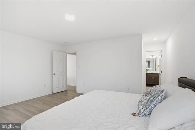 1624 FOUNTAIN ROCK DR, Dover, PA 17315