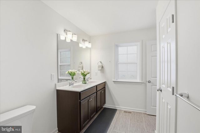 1624 FOUNTAIN ROCK DR, Dover, PA 17315