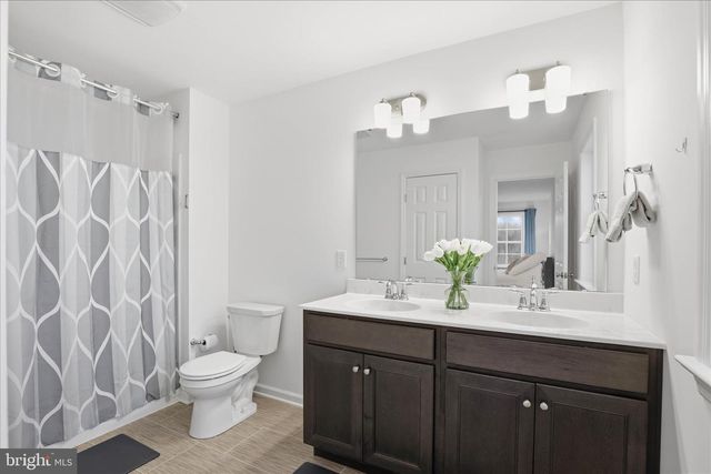 1624 FOUNTAIN ROCK DR, Dover, PA 17315