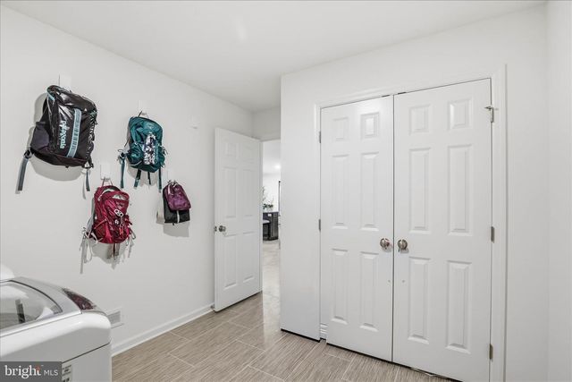 1624 FOUNTAIN ROCK DR, Dover, PA 17315