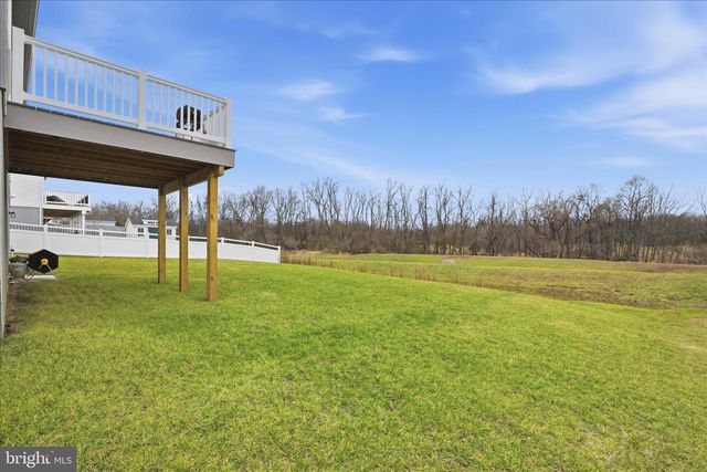 1624 FOUNTAIN ROCK DR, Dover, PA 17315