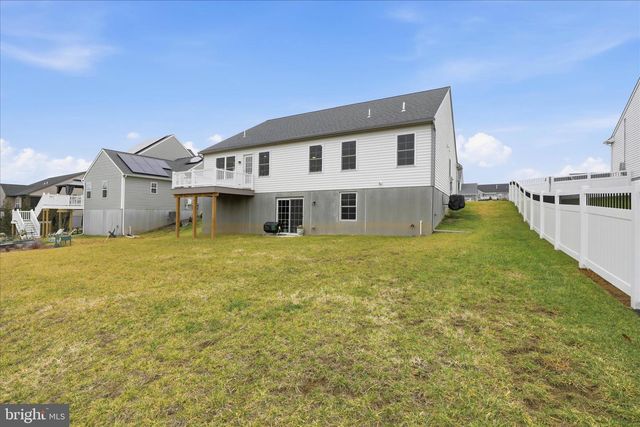 1624 FOUNTAIN ROCK DR, Dover, PA 17315