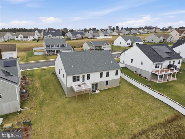 1624 FOUNTAIN ROCK DR, Dover, PA 17315