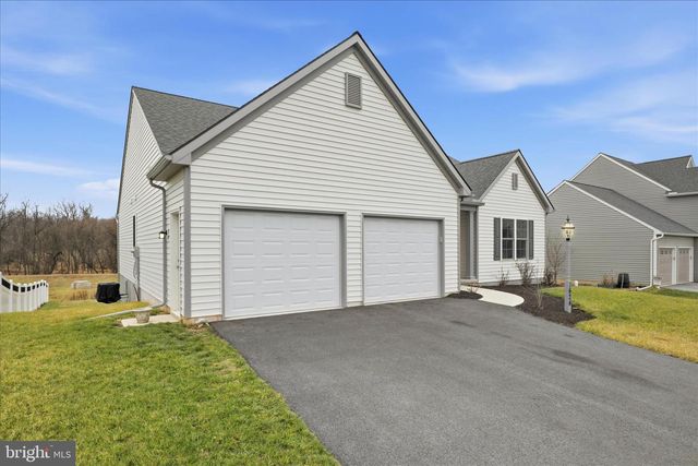 1624 FOUNTAIN ROCK DR, Dover, PA 17315