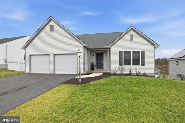 1624 FOUNTAIN ROCK DR, Dover, PA 17315