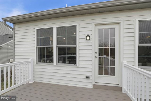 1624 FOUNTAIN ROCK DR, Dover, PA 17315