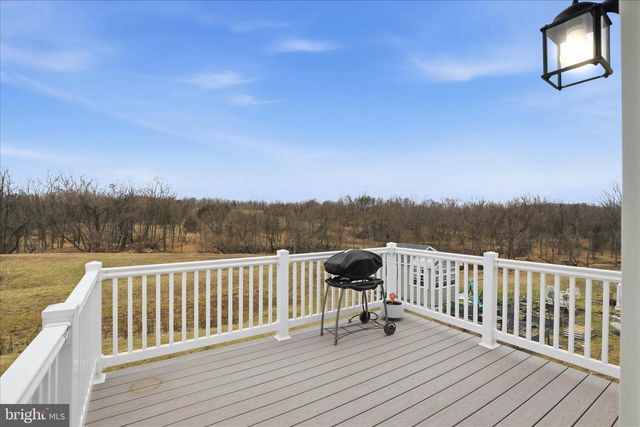 1624 FOUNTAIN ROCK DR, Dover, PA 17315