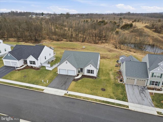 1624 FOUNTAIN ROCK DR, Dover, PA 17315