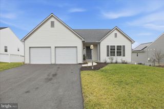 1624 FOUNTAIN ROCK DR, Dover, PA 17315