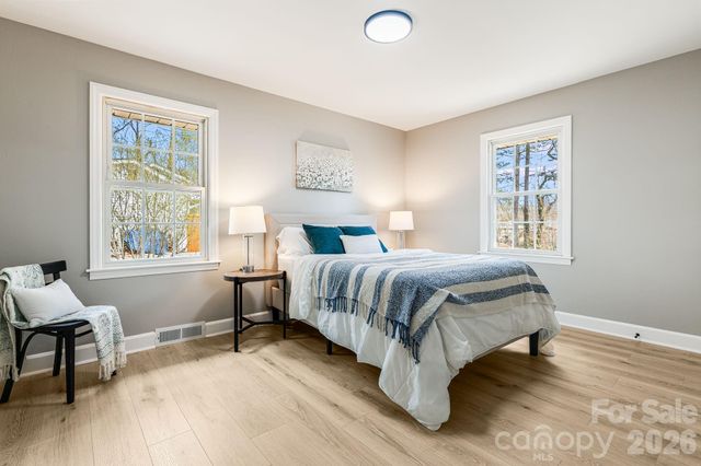 107 Balsam Road, Hendersonville, NC 28792