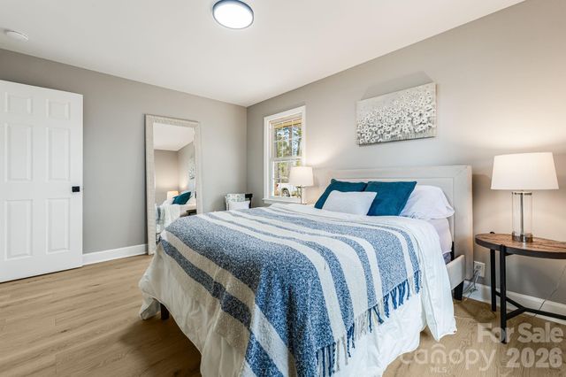 107 Balsam Road, Hendersonville, NC 28792