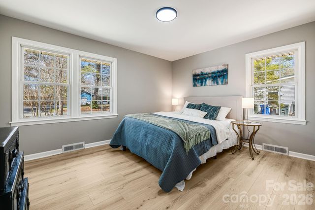 107 Balsam Road, Hendersonville, NC 28792