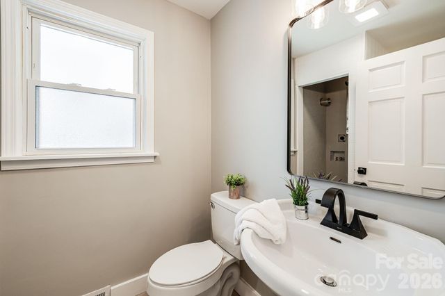 107 Balsam Road, Hendersonville, NC 28792