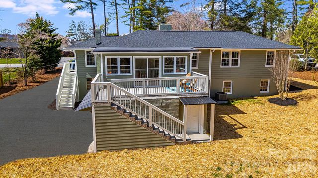 107 Balsam Road, Hendersonville, NC 28792