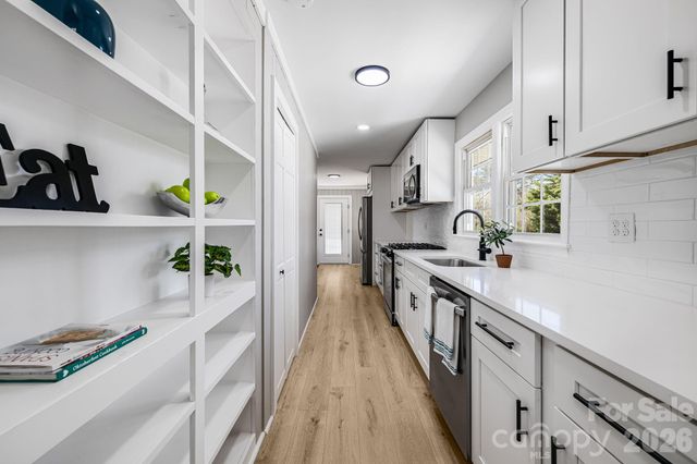 107 Balsam Road, Hendersonville, NC 28792