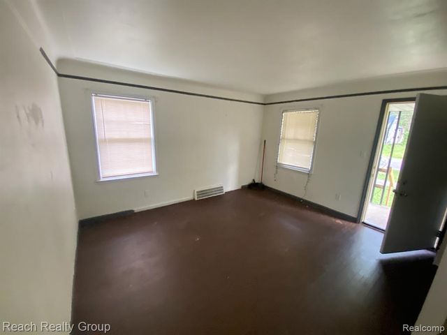 8316 Brace Street, Detroit, MI 48228