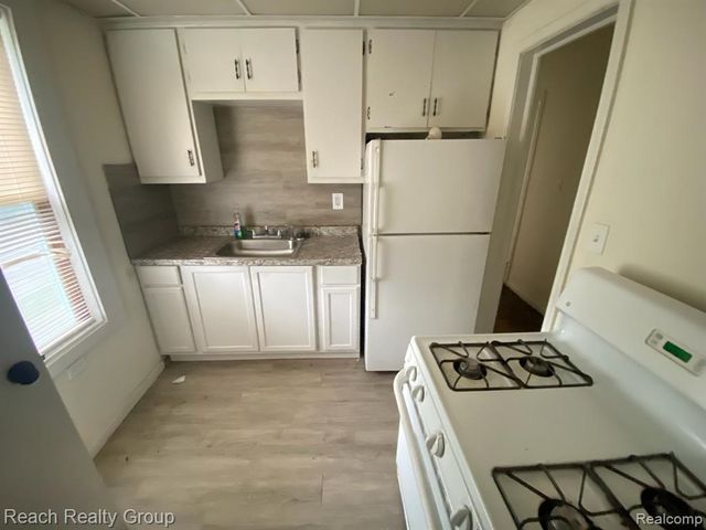8316 Brace Street, Detroit, MI 48228