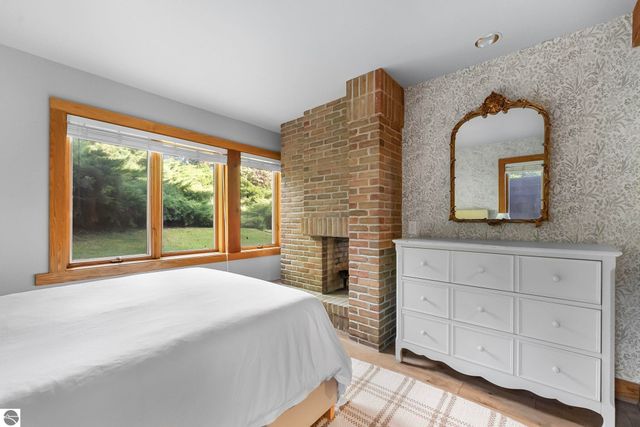 236 N Front Street, Suttons Bay, MI 49682