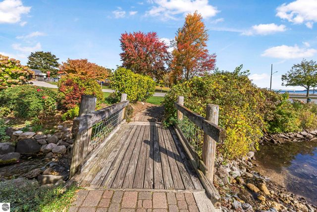 236 N Front Street, Suttons Bay, MI 49682