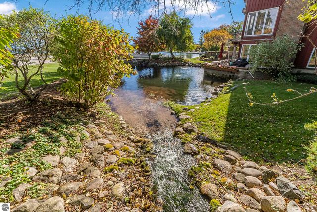 236 N Front Street, Suttons Bay, MI 49682