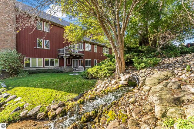 236 N Front Street, Suttons Bay, MI 49682