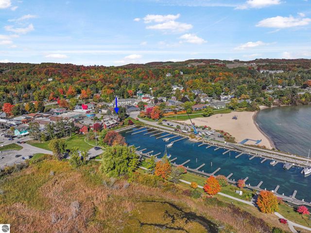 236 N Front Street, Suttons Bay, MI 49682