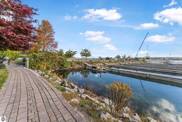 236 N Front Street, Suttons Bay, MI 49682