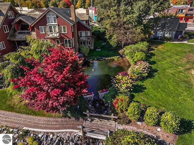 236 N Front Street, Suttons Bay, MI 49682