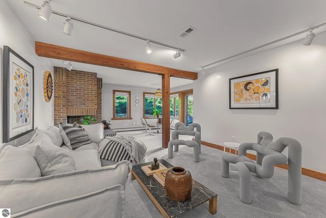 236 N Front Street, Suttons Bay, MI 49682