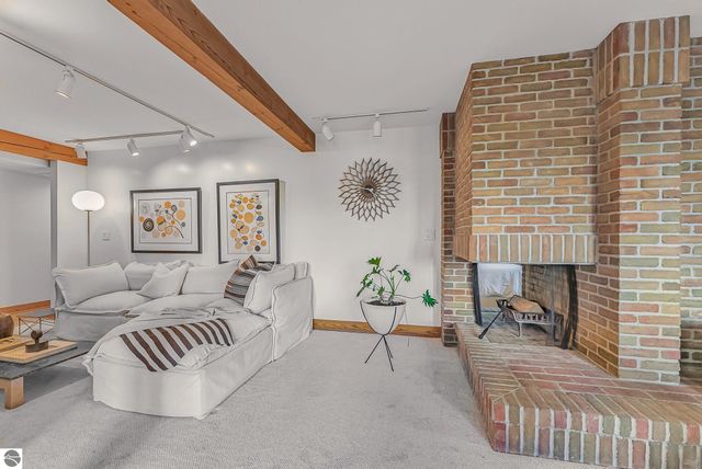 236 N Front Street, Suttons Bay, MI 49682