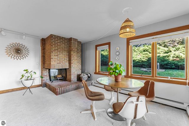 236 N Front Street, Suttons Bay, MI 49682