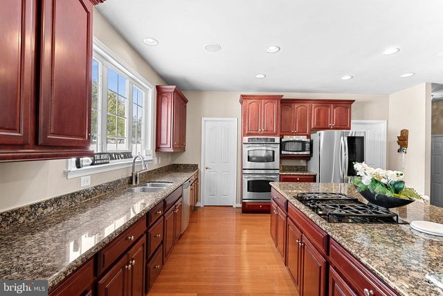 42037 HEATERS ISLAND CT, Leesburg, VA 20176