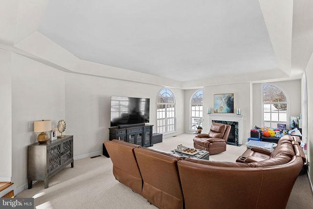 42037 HEATERS ISLAND CT, Leesburg, VA 20176