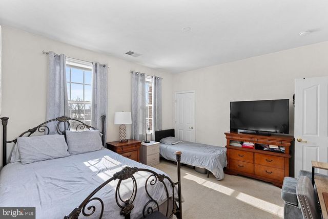 42037 HEATERS ISLAND CT, Leesburg, VA 20176