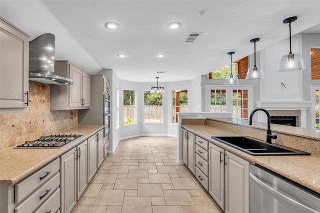 54 Sky Terrace Place, The Woodlands, TX 77381
