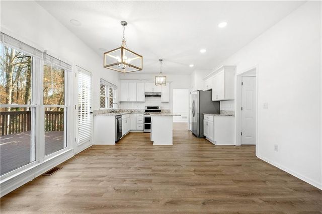 10895 Glenbarr Drive, Johns Creek, GA 30097