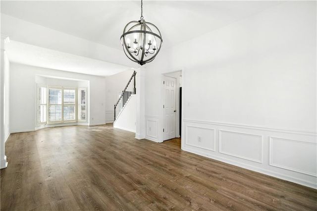 10895 Glenbarr Drive, Johns Creek, GA 30097