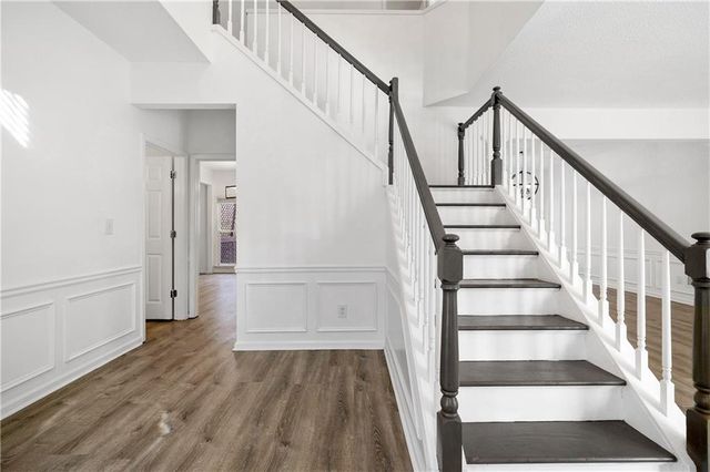 10895 Glenbarr Drive, Johns Creek, GA 30097